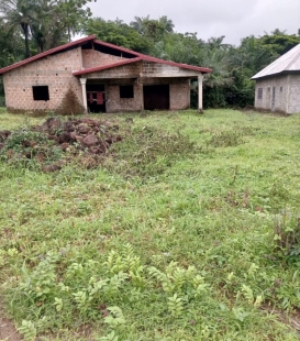 Terrain en vente avec Maison à l'interieur. à wonkifon Manguéta